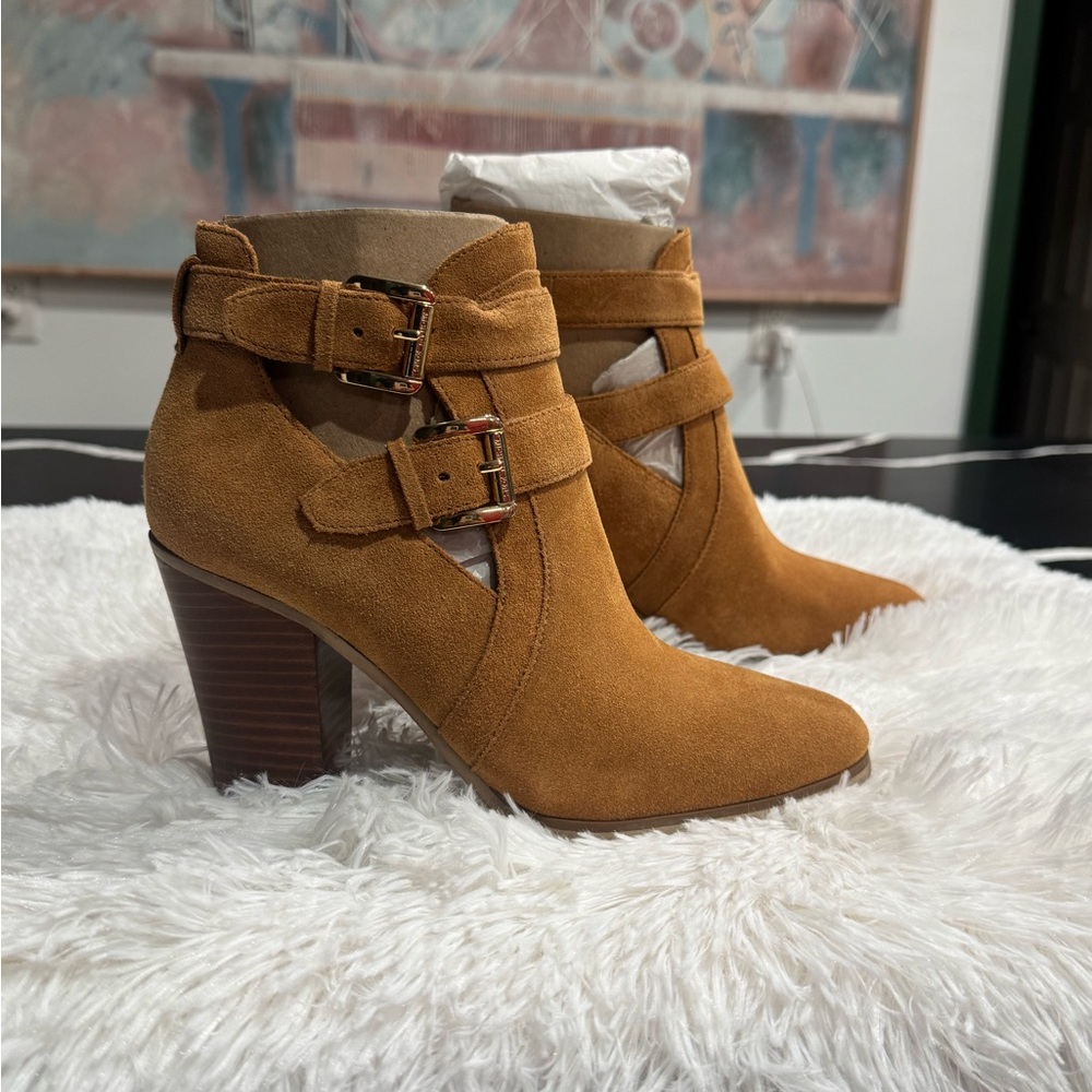 Michael Kors Stylish Tan Suede Ankle Boots